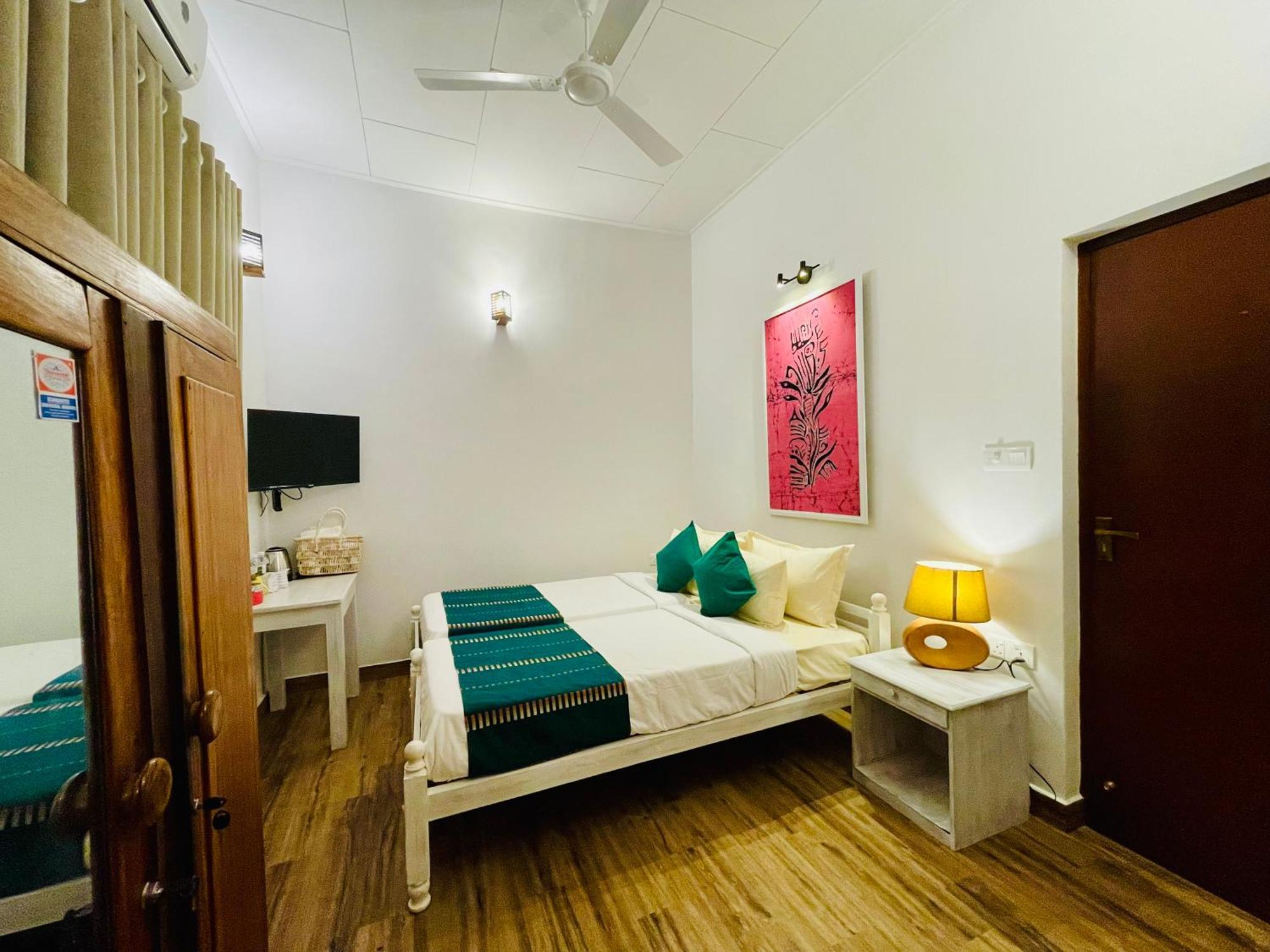 Ayur Ayur White Sail Villa Dalupotha ภายนอก รูปภาพ