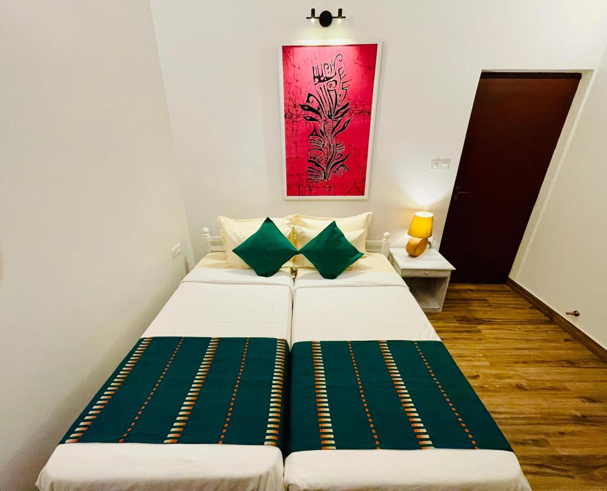 Ayur Ayur White Sail Villa Dalupotha ภายนอก รูปภาพ