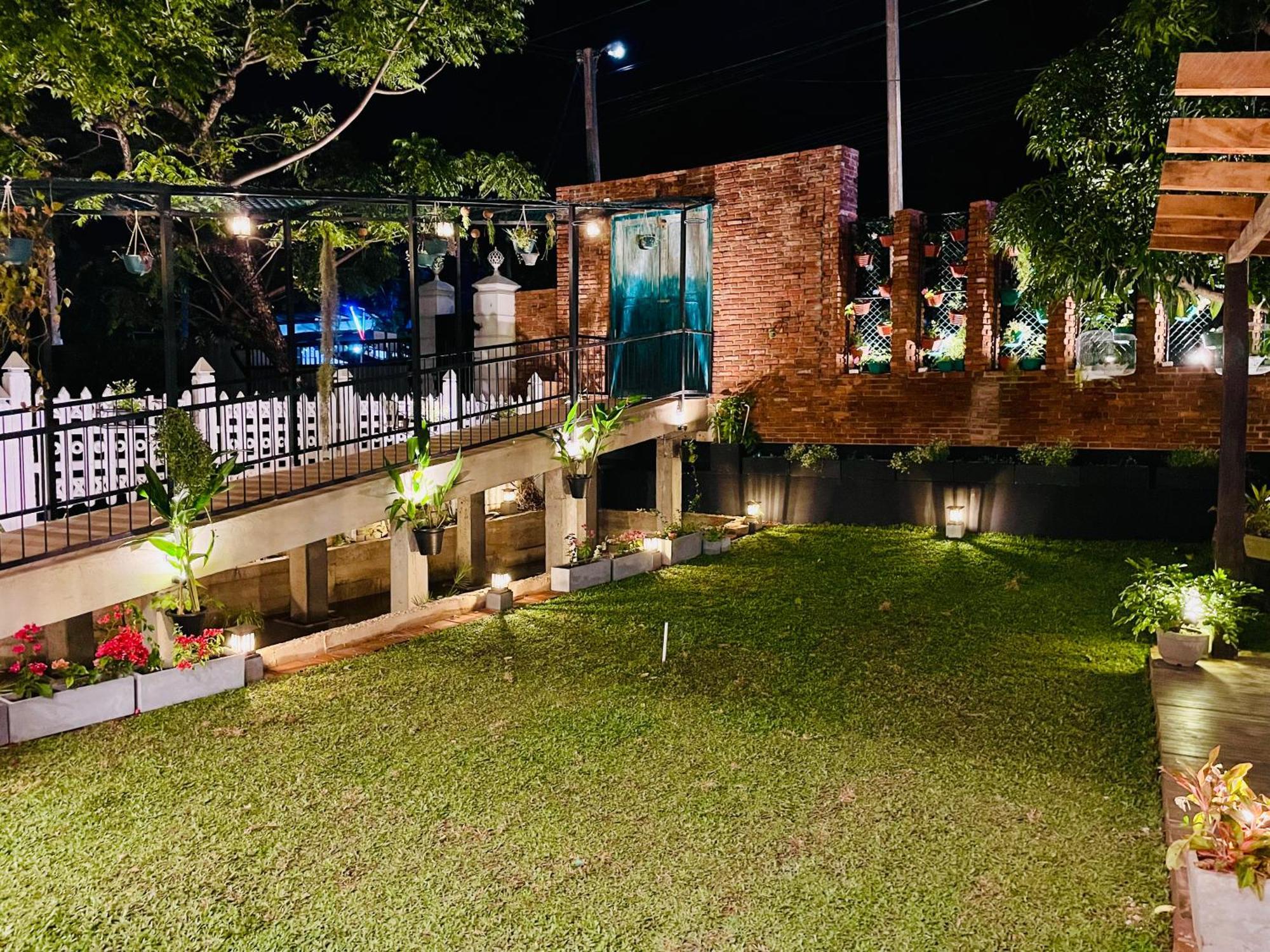 Ayur Ayur White Sail Villa Dalupotha ภายนอก รูปภาพ