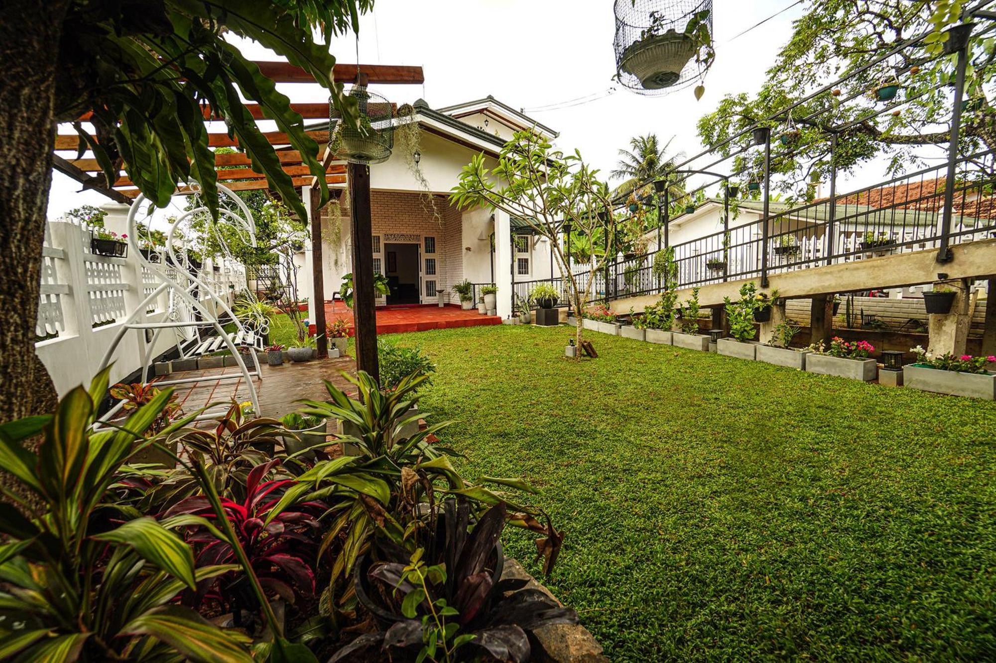 Ayur Ayur White Sail Villa Dalupotha ภายนอก รูปภาพ