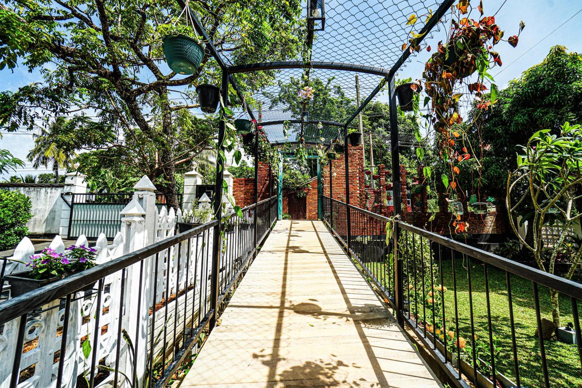 Ayur Ayur White Sail Villa Dalupotha ภายนอก รูปภาพ